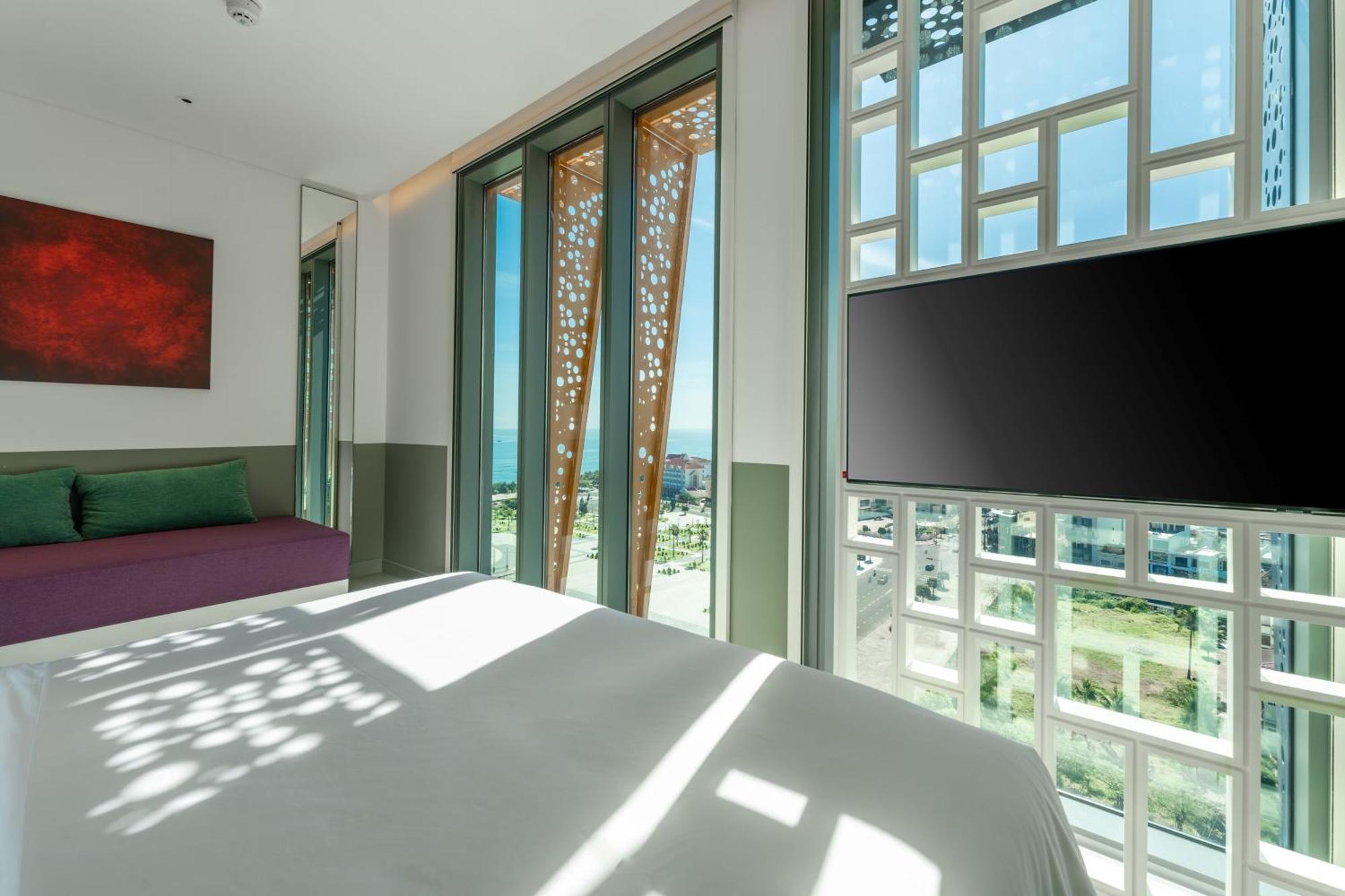 Wink Hotel Tuy Hoa Beach - 24Hrs Stay & Rooftop Pool Bar Buitenkant foto