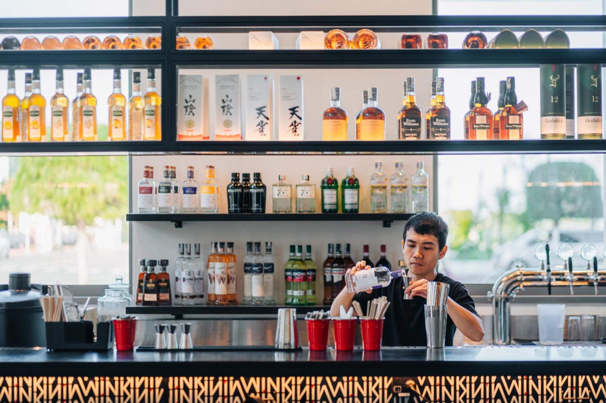 Wink Hotel Tuy Hoa Beach - 24Hrs Stay & Rooftop Pool Bar Buitenkant foto